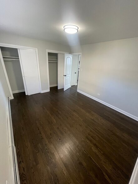 Building Photo - 7810 S Escanaba Ave