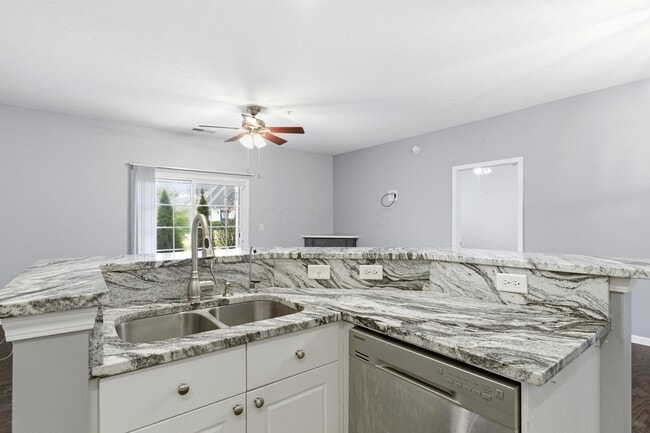 Building Photo - 7728 S Essex Gate Dr