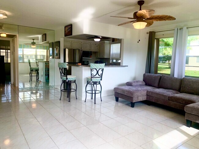 Building Photo - 315 Camden M