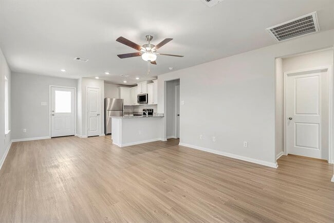 Building Photo - 8117 Sunberry Shadow Dr