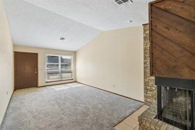 Building Photo - 208 Hudson Pl