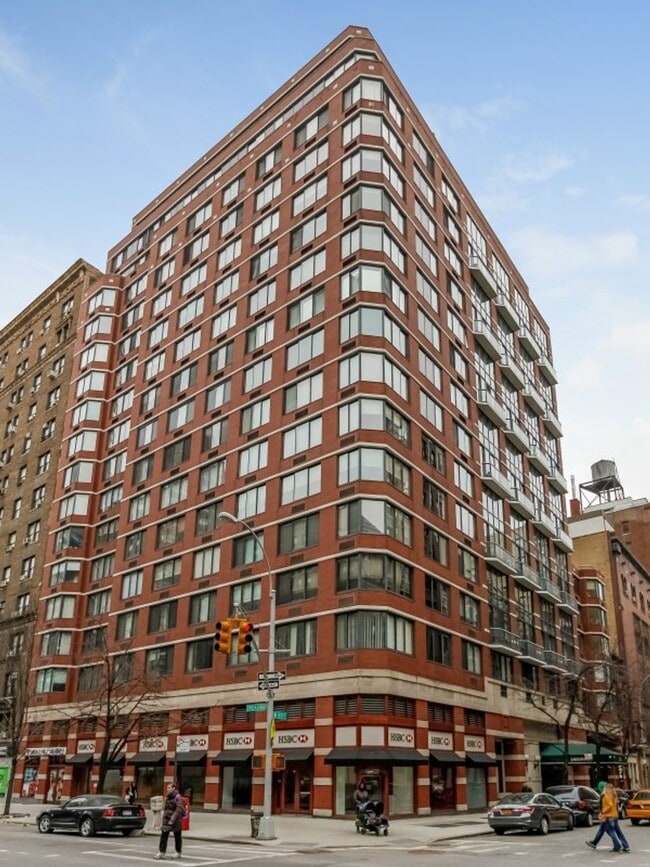 Building Photo - 250 W 89th St
