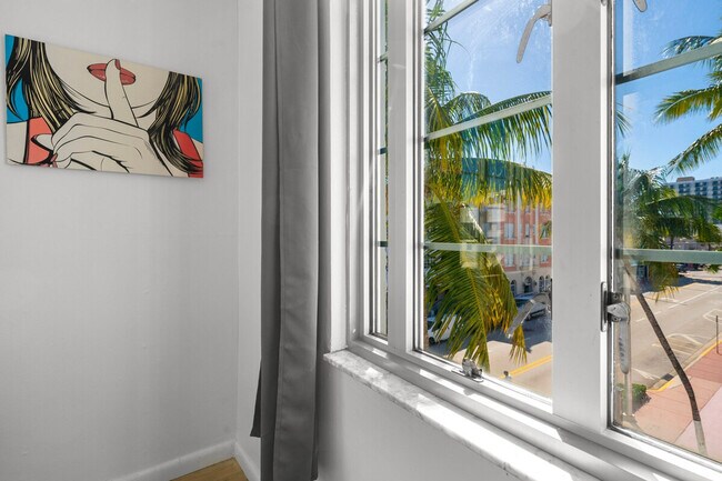 Building Photo - 750 Ocean Dr