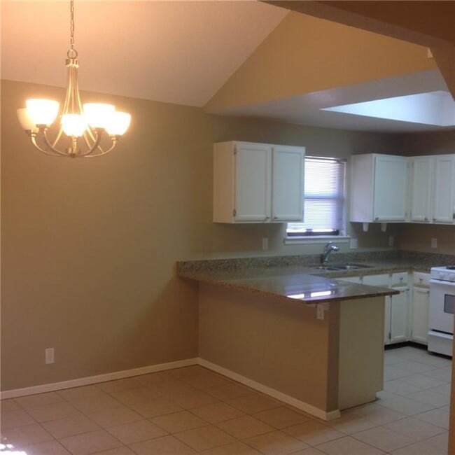 Building Photo - 7532 Le Conte Dr
