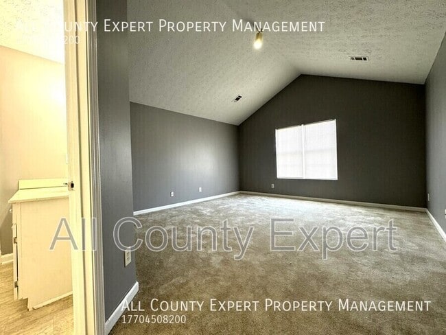 Building Photo - 3232 Sentinel Cir