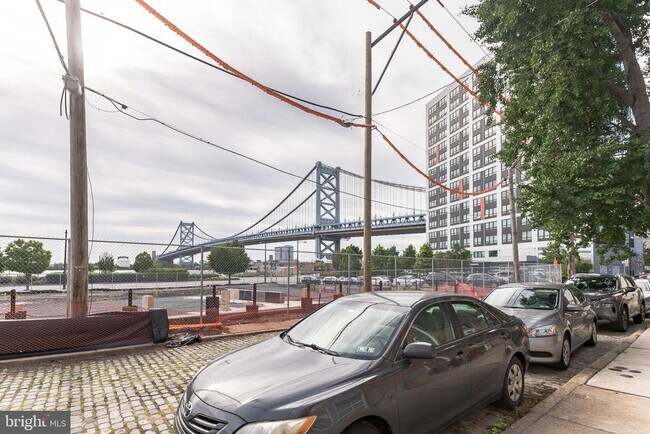 Building Photo - 310 N Water St