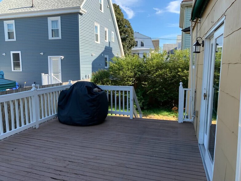 Building Photo - 77 Sheridan Ave