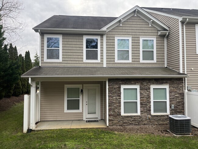 Building Photo - 5661 Tipperlinn Way