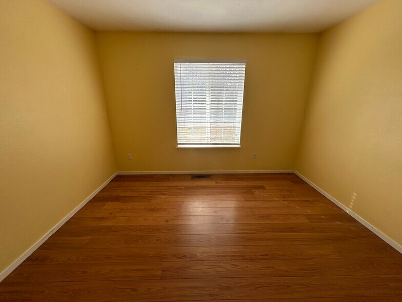 Building Photo - 2120 Keystone Ave