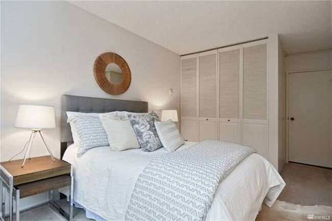 Building Photo - 2201 3rd Ave