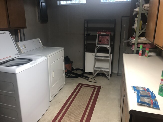 Laundry in unit - 548 Terrace Ln