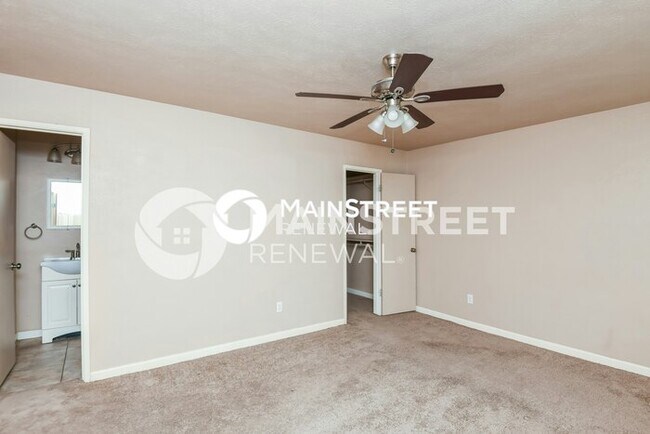 Building Photo - 3 Bedroom Pet-Friendly Home in Fort Worth, TX with Main Street Renewal