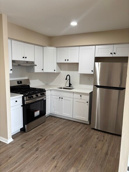 Building Photo - 4322 E Howell St