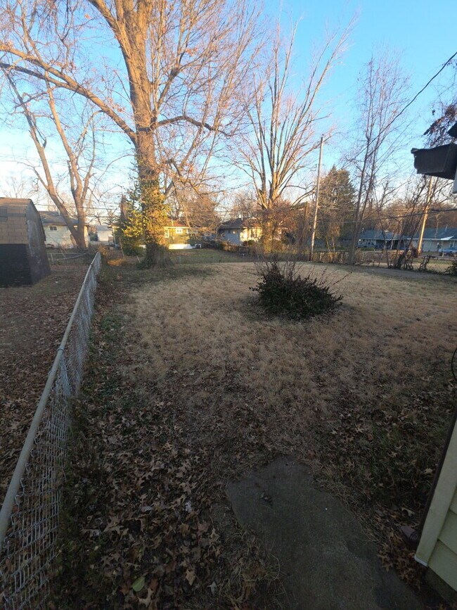 Building Photo - Charming 3-Bedroom Home in a Quiet St. Louis Neighborhood