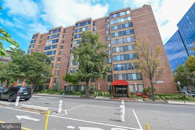Building Photo - 1301 20th St NW