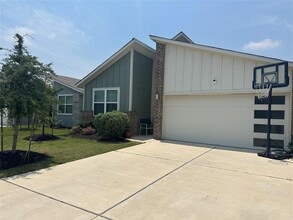 Building Photo - 217 Deserti Rd