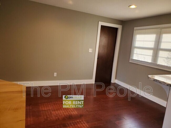 Building Photo - 303 McBee Ave