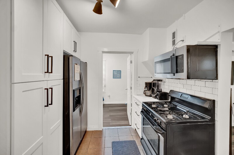 Building Photo - 1721 N Kimball Ave