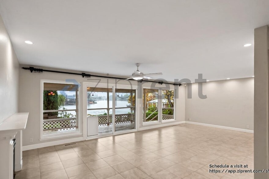 Building Photo - 48 N Lake Dr