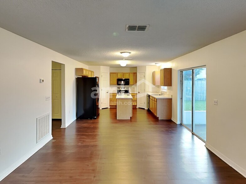 Building Photo - 5523 Ashleigh Park Dr