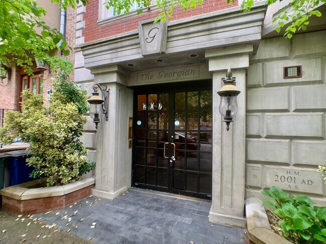 Building Photo - 205-207 Madison St