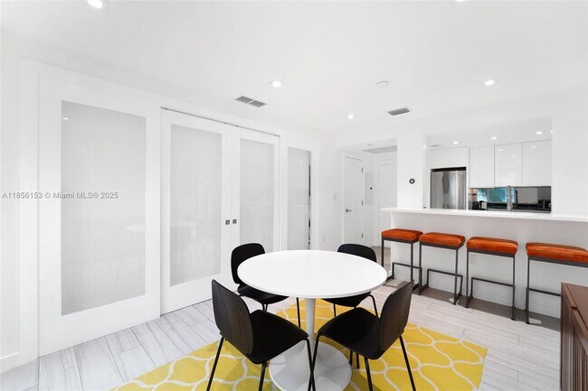 Building Photo - 1460 Ocean Dr