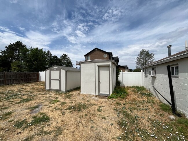 Building Photo - 11164 S Temple Dr