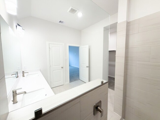 Building Photo - 42504 Rustico Rd