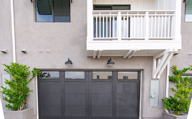 Building Photo - Want to live in the Carlsbad Village!