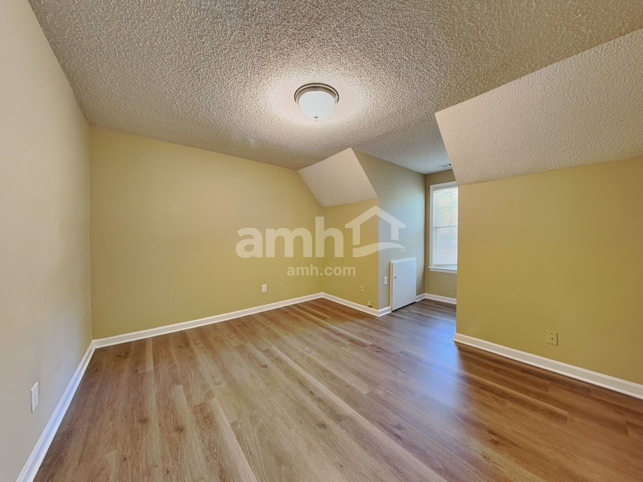 Building Photo - 204 Machost Dr