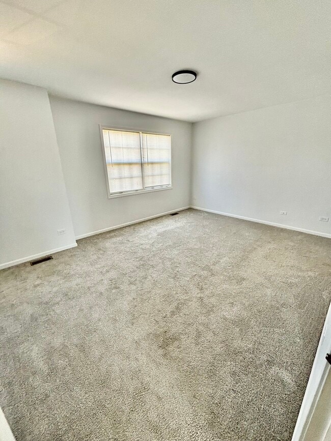 Building Photo - 1278 Robin Dr