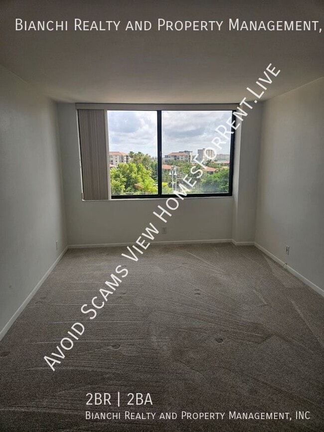 Building Photo - 6365 Bahia Del Mar Blvd S