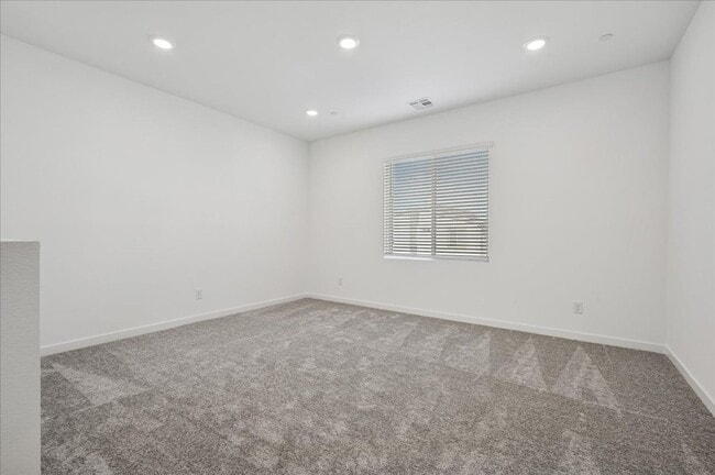 Building Photo - Beautiful New Home in Black Mountain Planned Community
