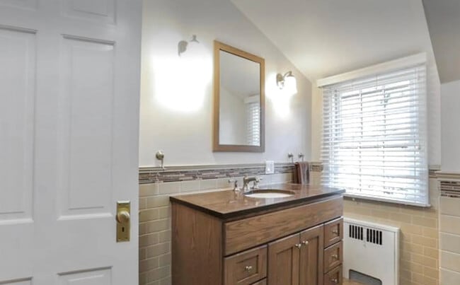 Primary Photo - 70 Fernwood Rd
