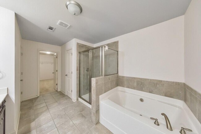Building Photo - 342 Braemore Mill Dr