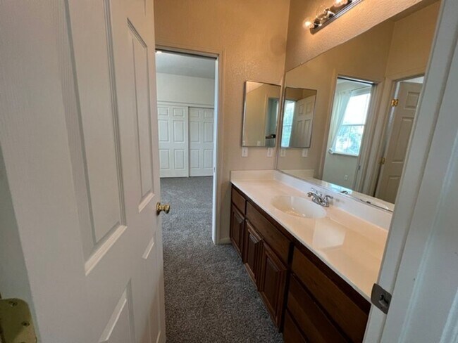 Building Photo - 2912 Medinah Way