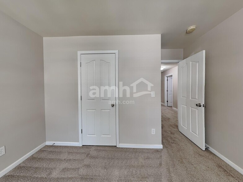 Building Photo - 5203 Catrina Way