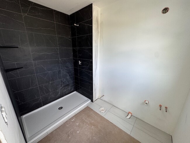 Building Photo - 12428 Limerick Ln