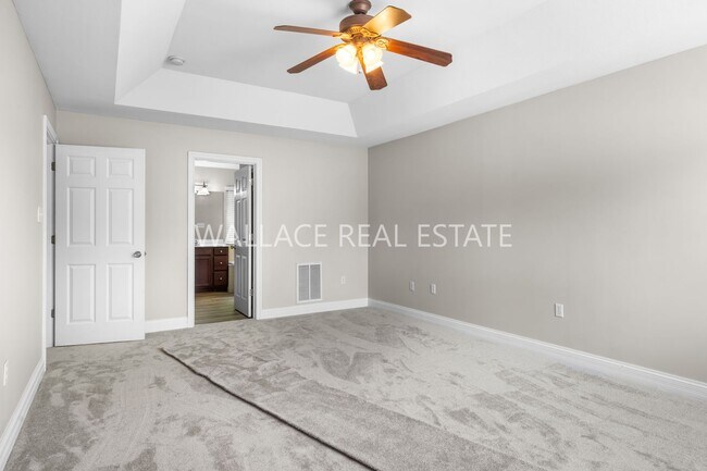 Building Photo - PRICE REDUCTION!!  FARRAGUT: TWO STORY 3 B...