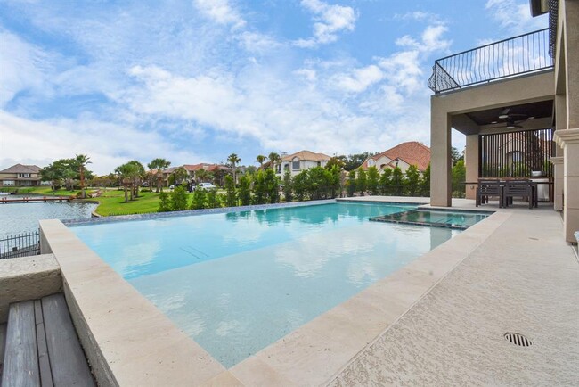 Building Photo - 19059 Windsor Palms Dr