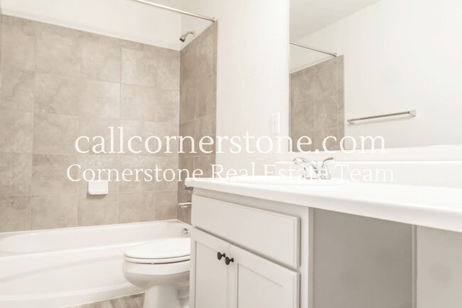 Building Photo - 1092 Petra Hts