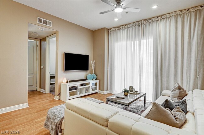 Building Photo - 56 E Serene Ave