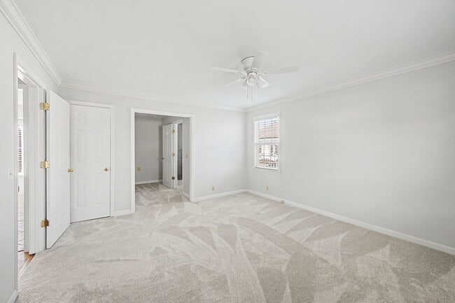 Building Photo - Stunning 3BR/2BA home in the desirable Temple Hills Golf Community!