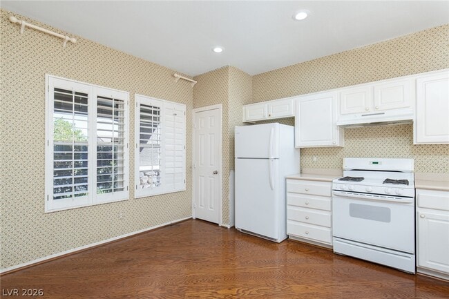 Building Photo - 725 Smokey Mountain Ave