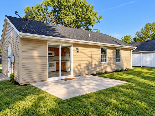Building Photo - 5339 Beechwood Dr