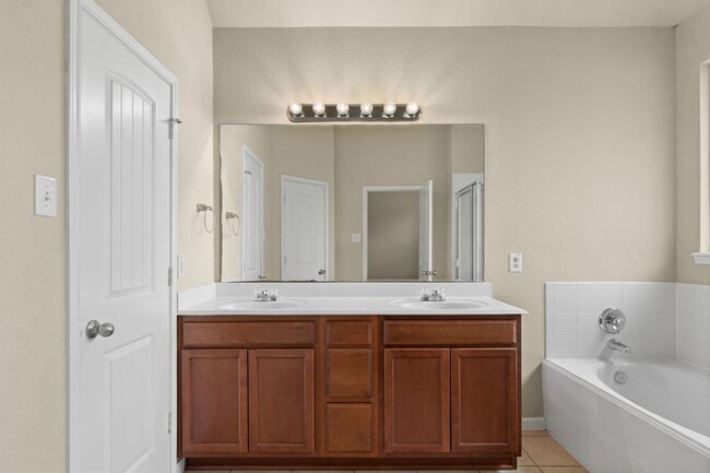 Building Photo - 26350 Longview Creek Dr