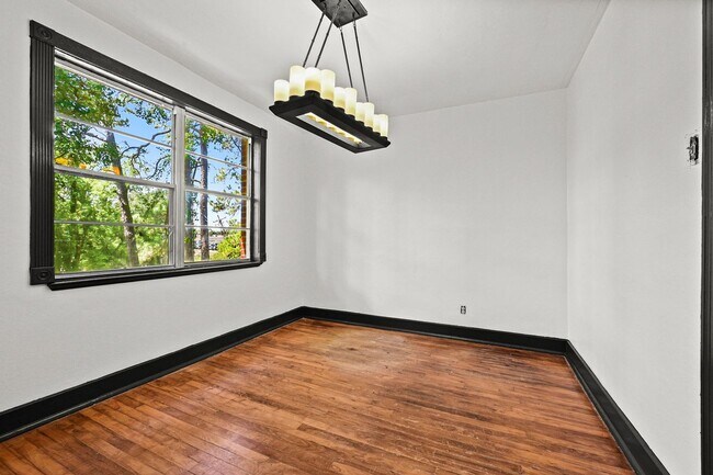 Building Photo - 608 Carol Marie Dr