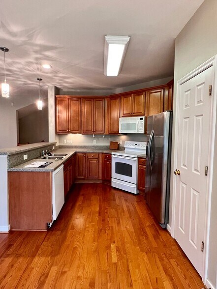 Building Photo - 4150 San Marco Dr