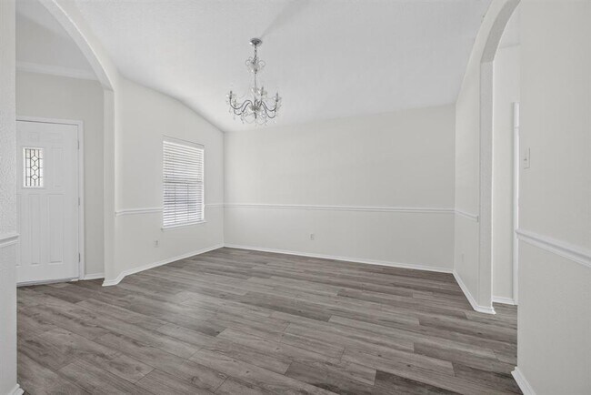 Building Photo - 315 Waterlily Way