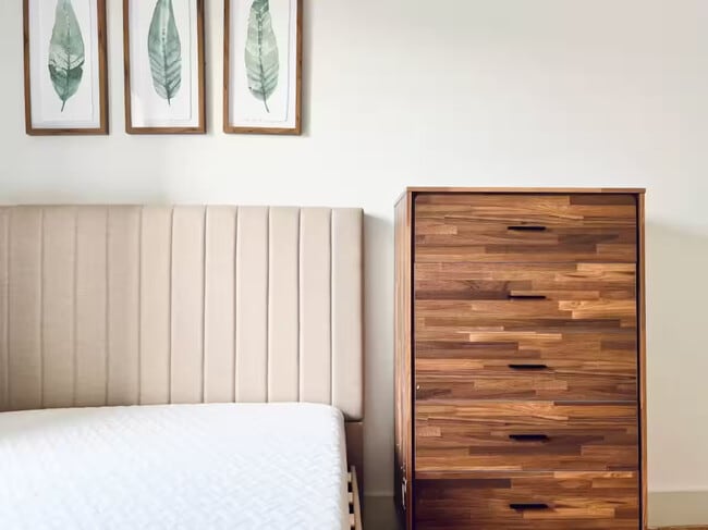 Primary Photo - Furnished room/NOT APARTMENT